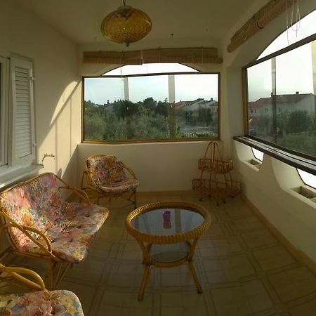 Apartments Free Parking Big Garden بيروغ الغرفة الصورة